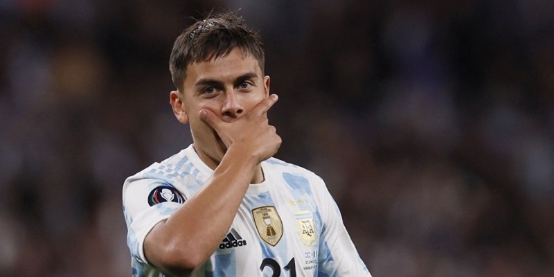 Paulo Dybala là ngôi sao người Argentina đang chơi bóng tại Serie A